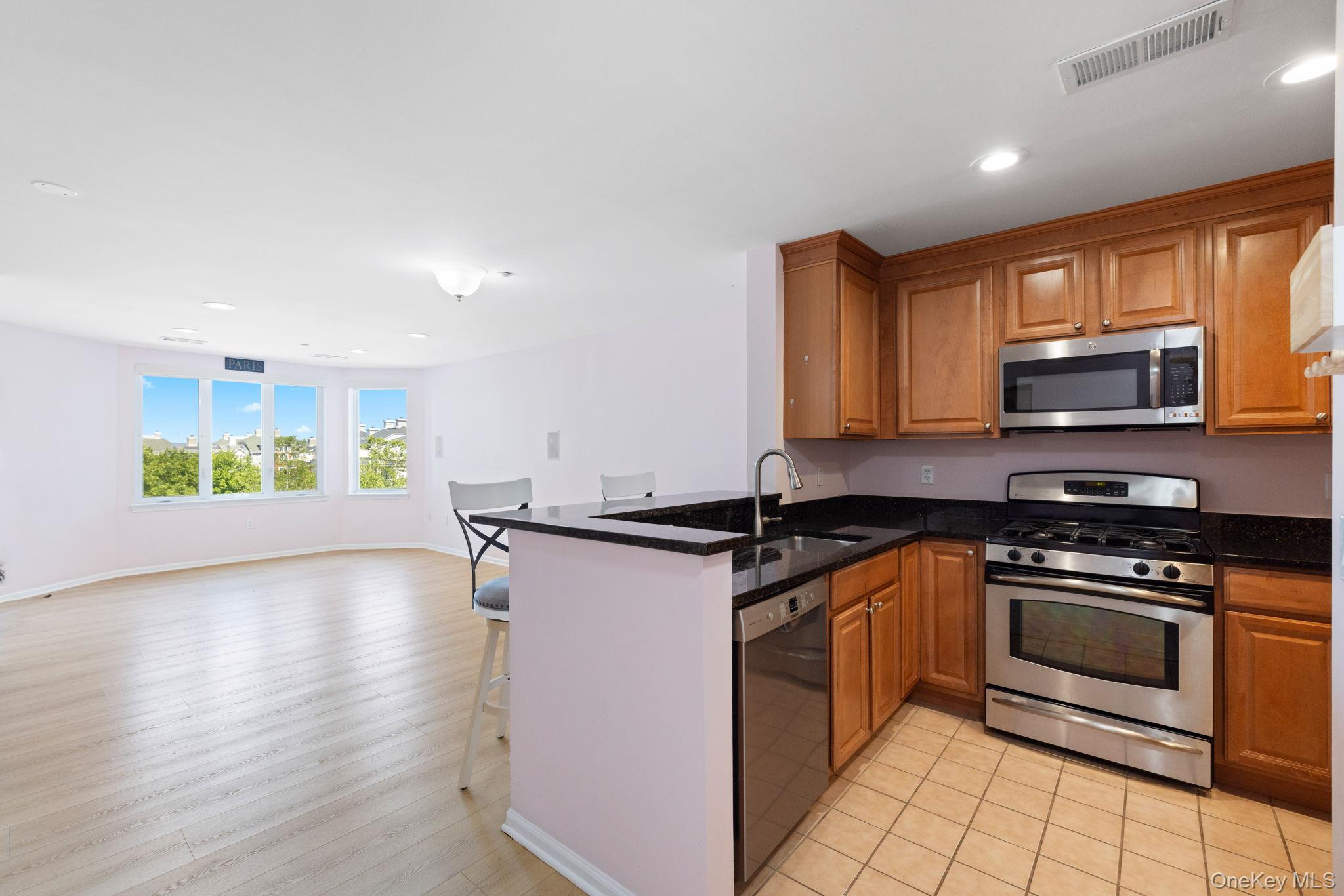 1321 Round Pointe Drive Property Photo 3
