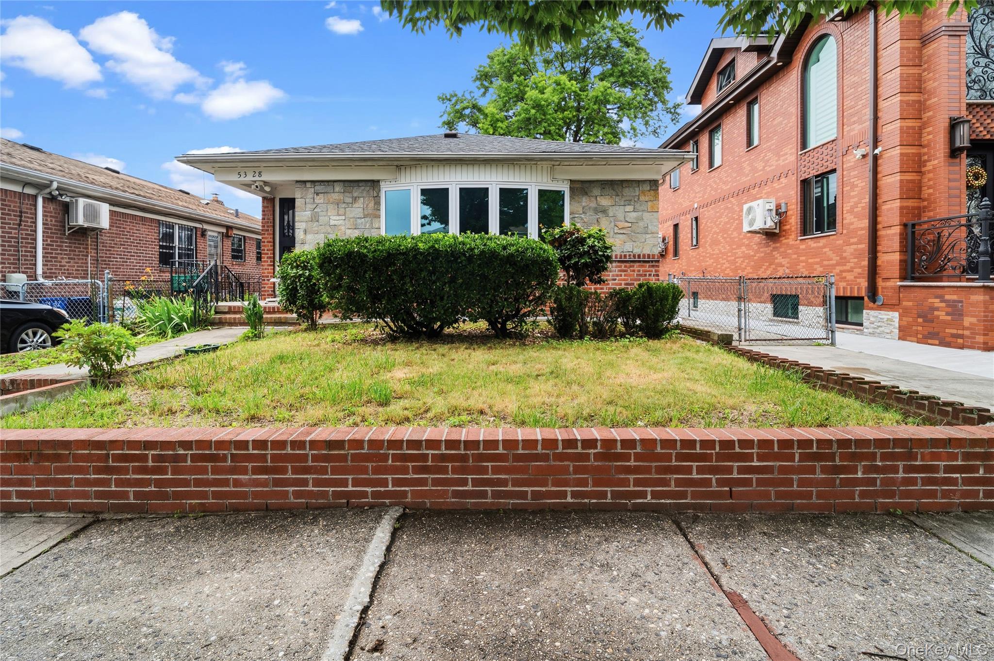 5328 Oceania Street Property Photo 2