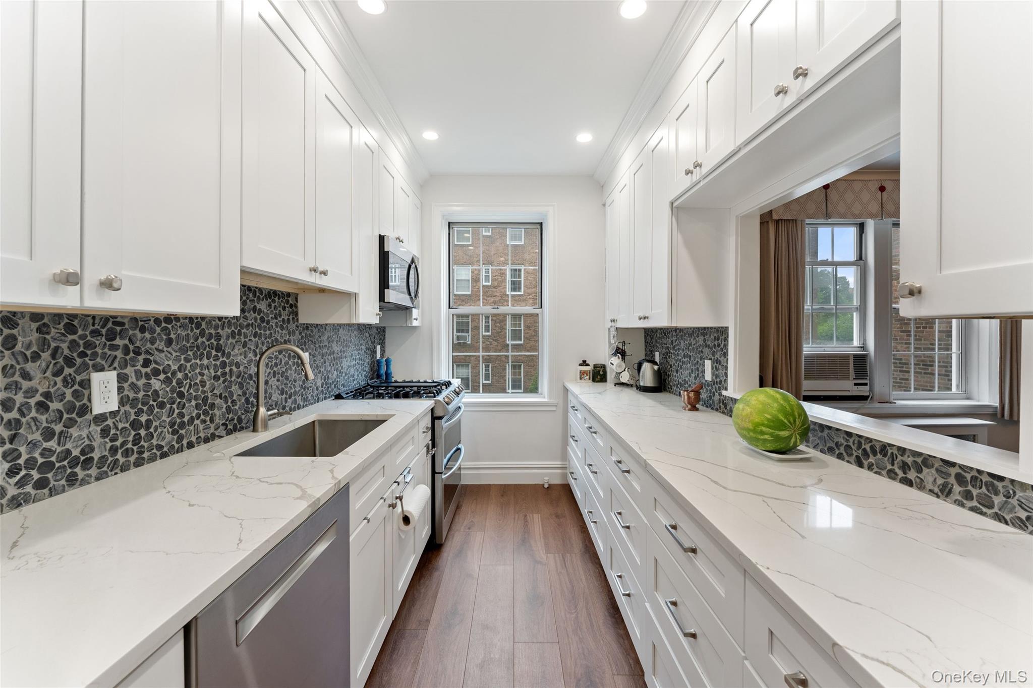 25 Parkview Avenue 3a Property Photo 3