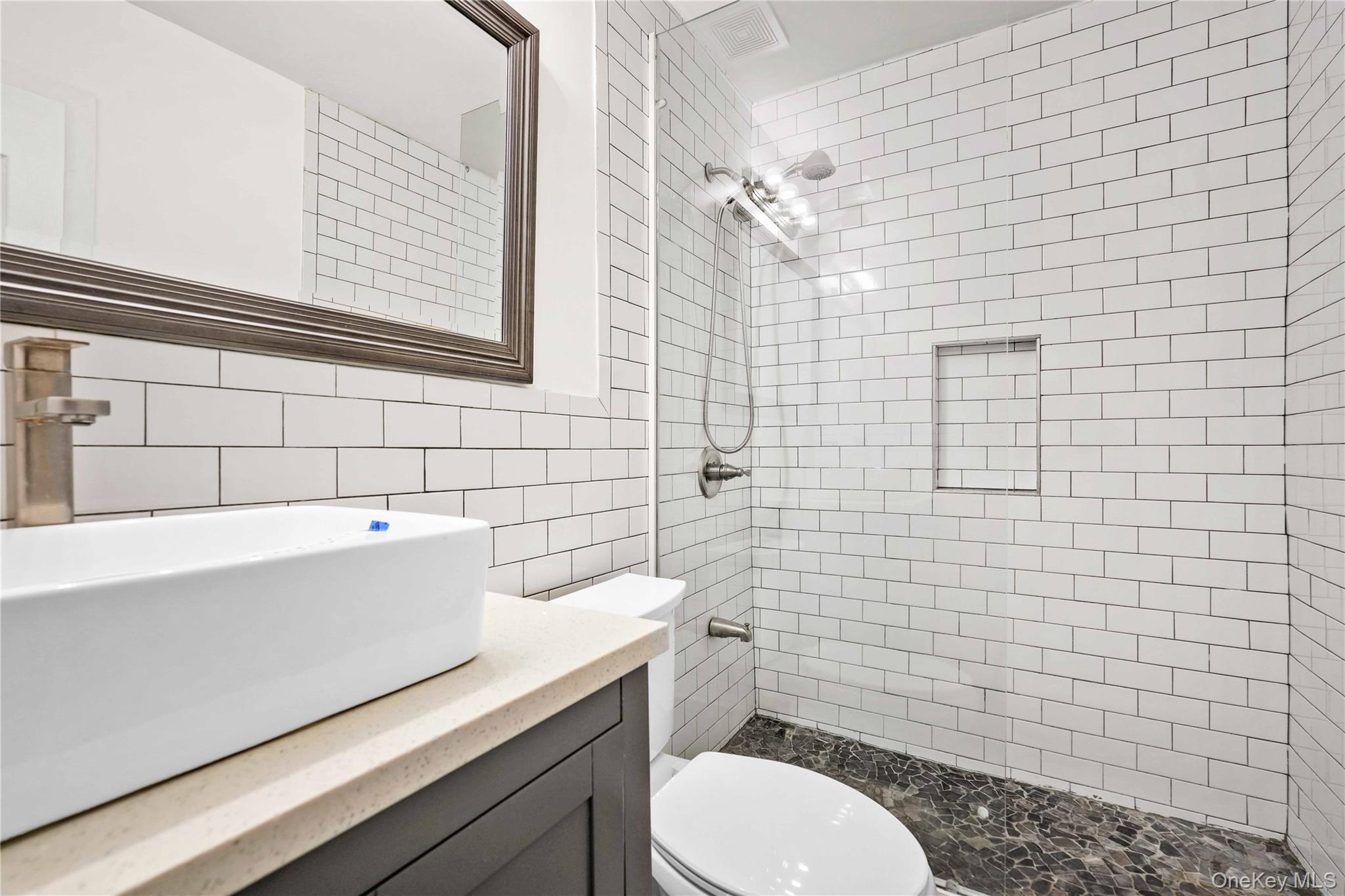 120-09 Riviera Court 10b Property Photo 27