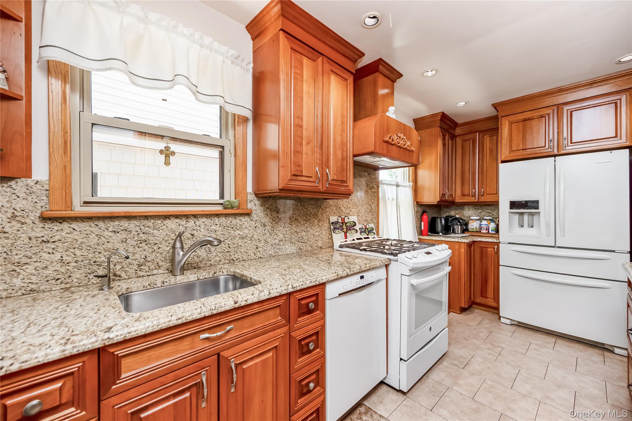 7815 Woodhaven Boulevard Property Photo 6