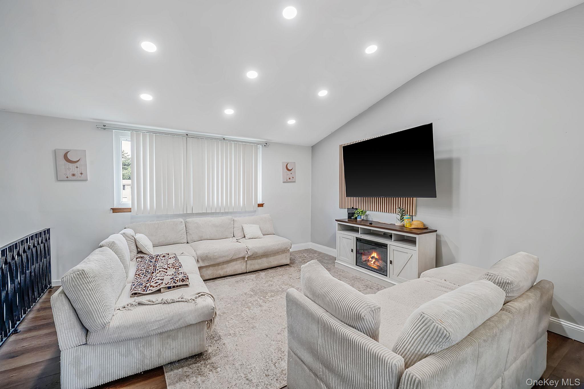 10 Arrowhead Court Property Photo 8
