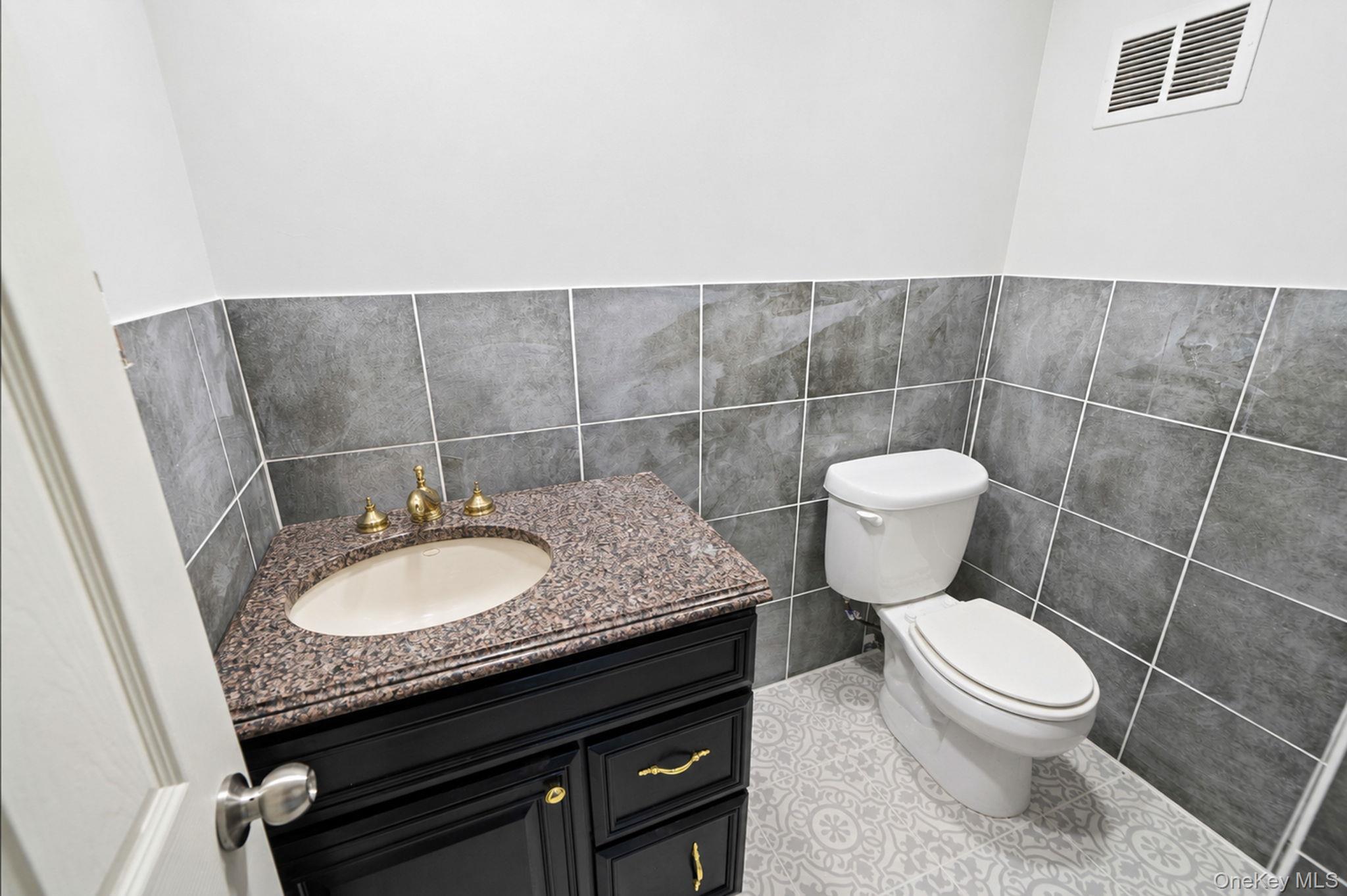 10 Arrowhead Court Property Photo 10