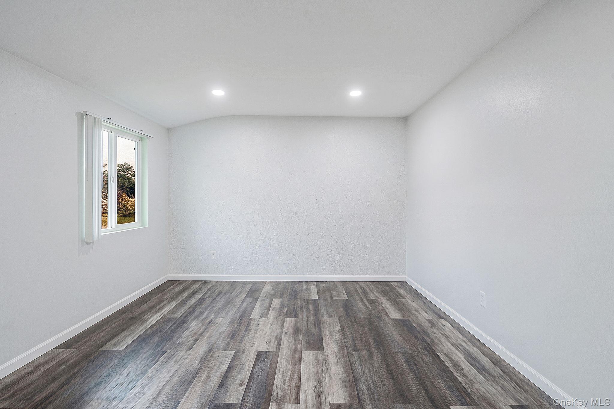 10 Arrowhead Court Property Photo 17