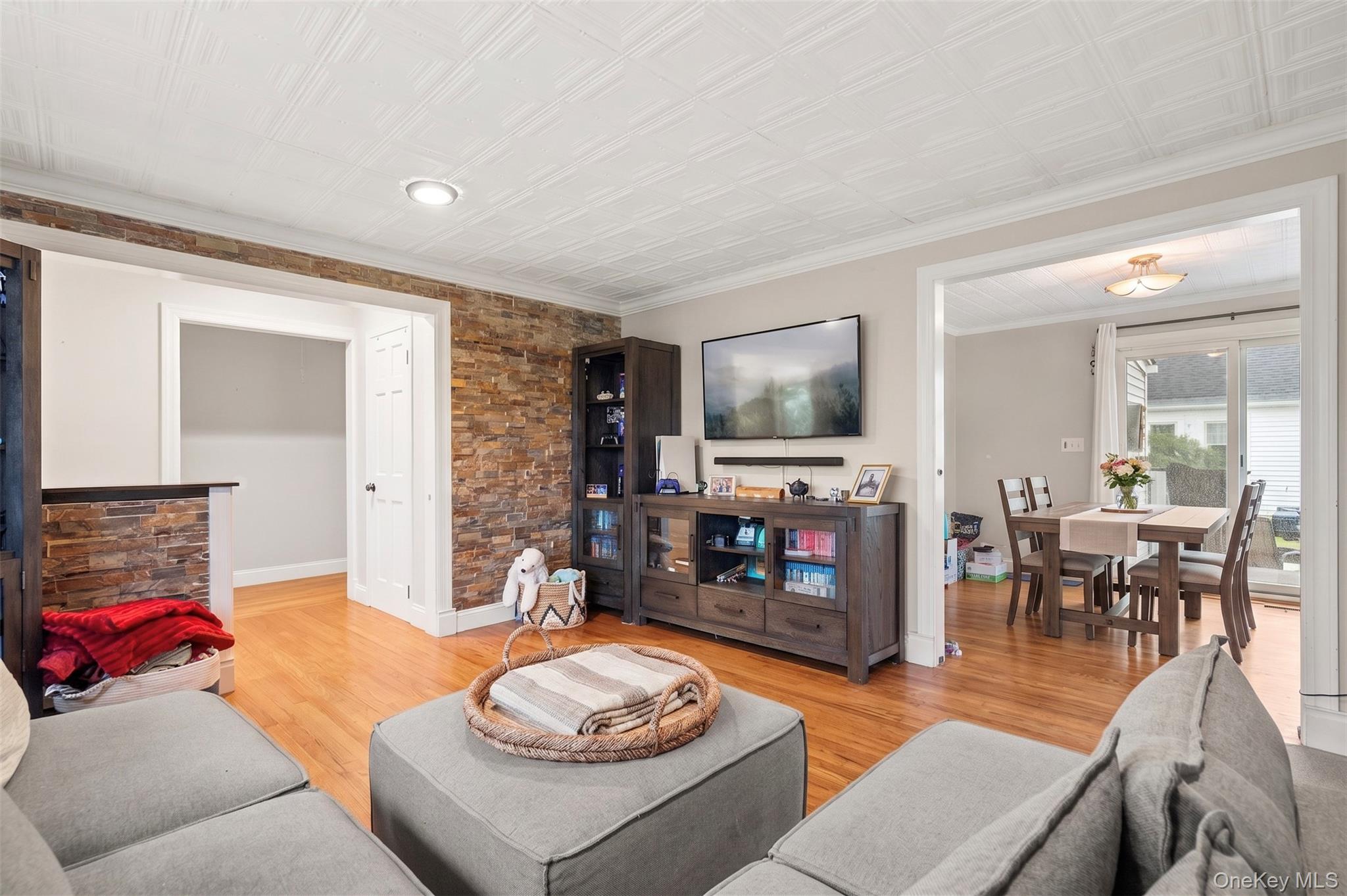 20 E Seacrest Avenue Property Photo 3