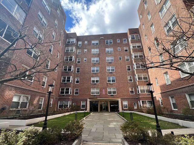 120 Hartsdale E Avenue 7f Property Photo 1