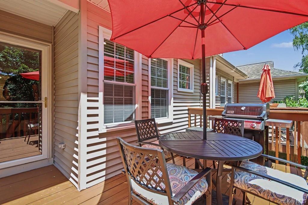 101 Elmcrest Drive Property Photo 18