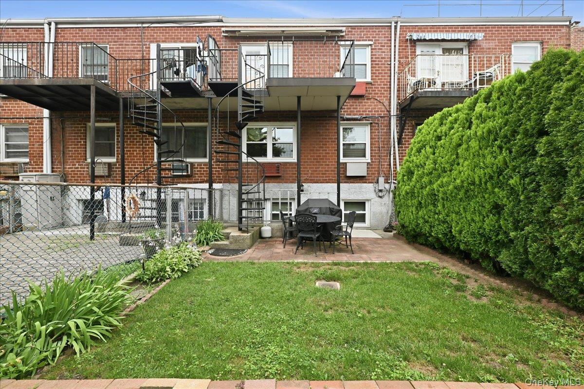 11-63 129th Street Property Photo 3