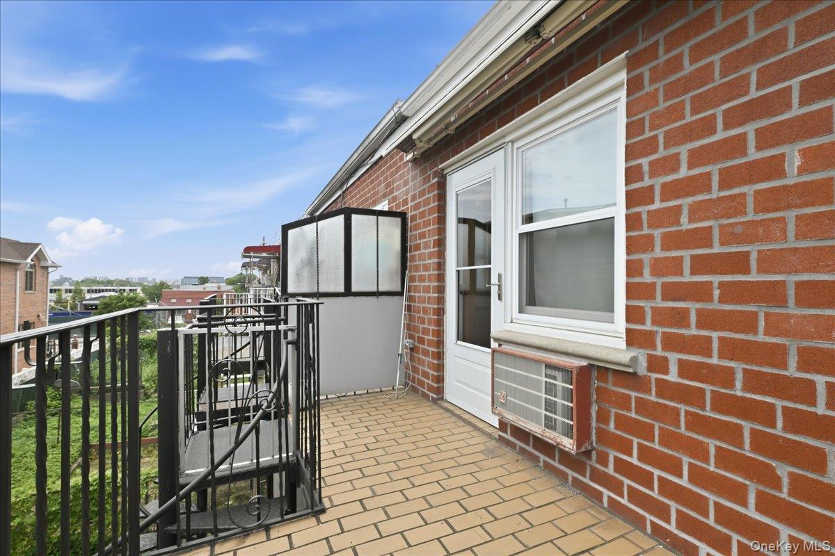 11-63 129th Street Property Photo 15