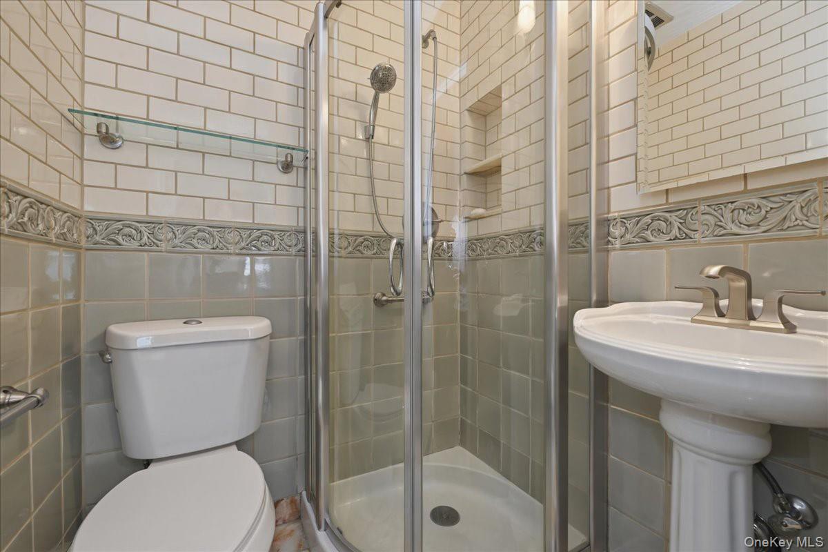 11-63 129th Street Property Photo 16