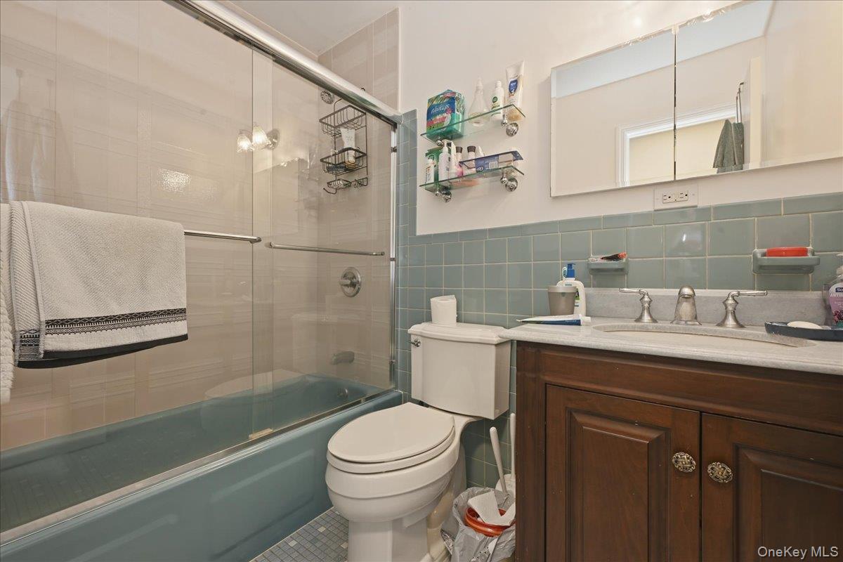 11-63 129th Street Property Photo 19