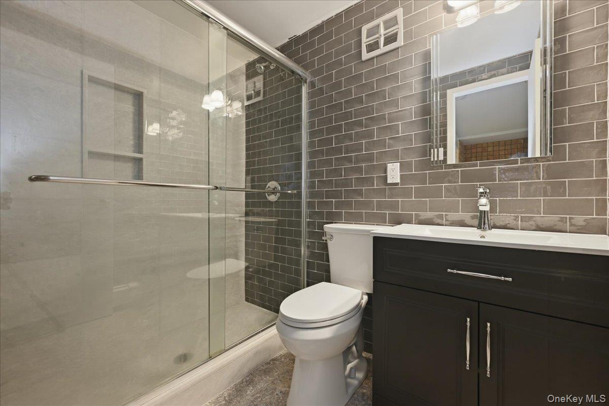 11-63 129th Street Property Photo 26