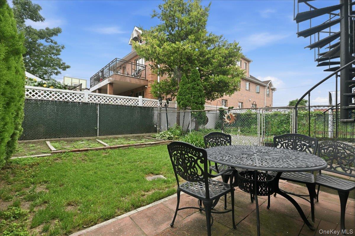 11-63 129th Street Property Photo 29