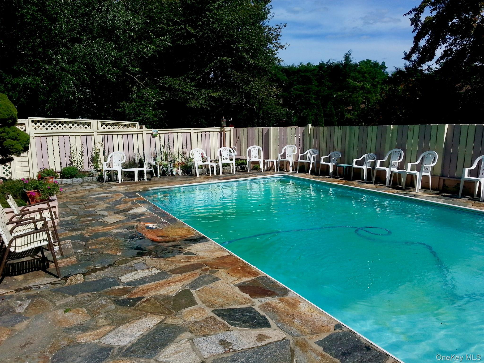 30 Dalewood Drive Property Photo 2