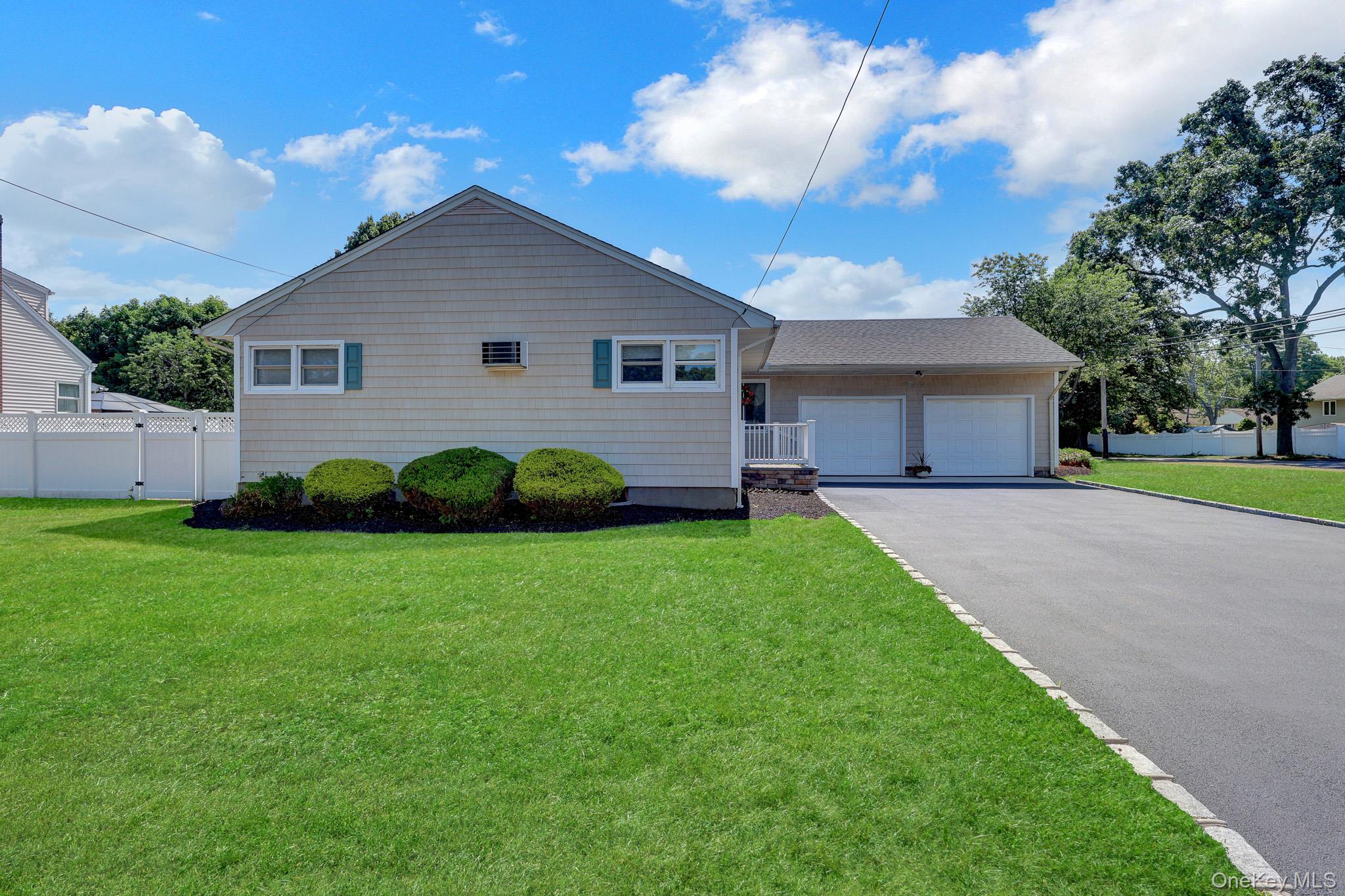 12 Bainbridge Avenue Property Photo 2