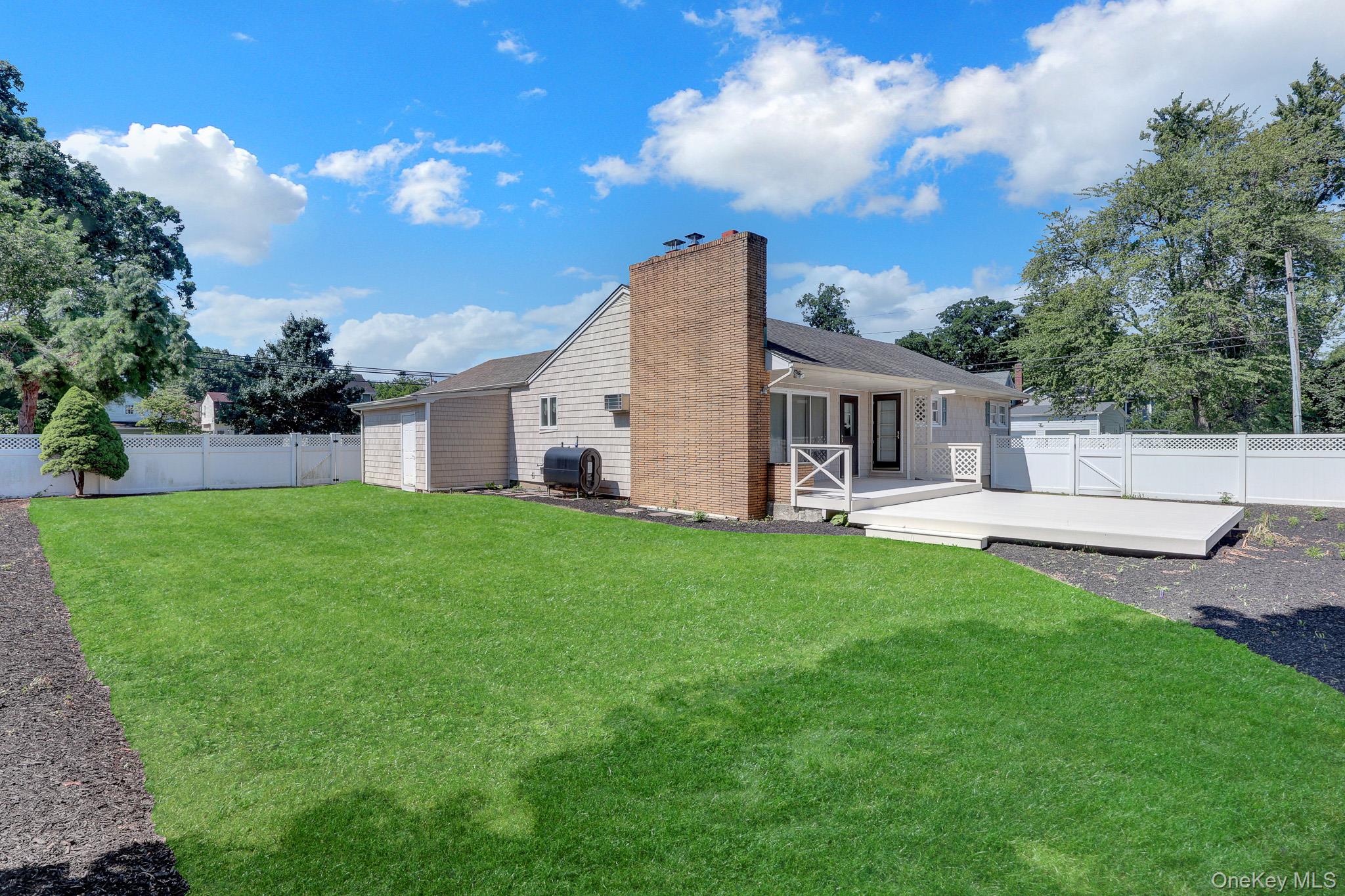 12 Bainbridge Avenue Property Photo 8