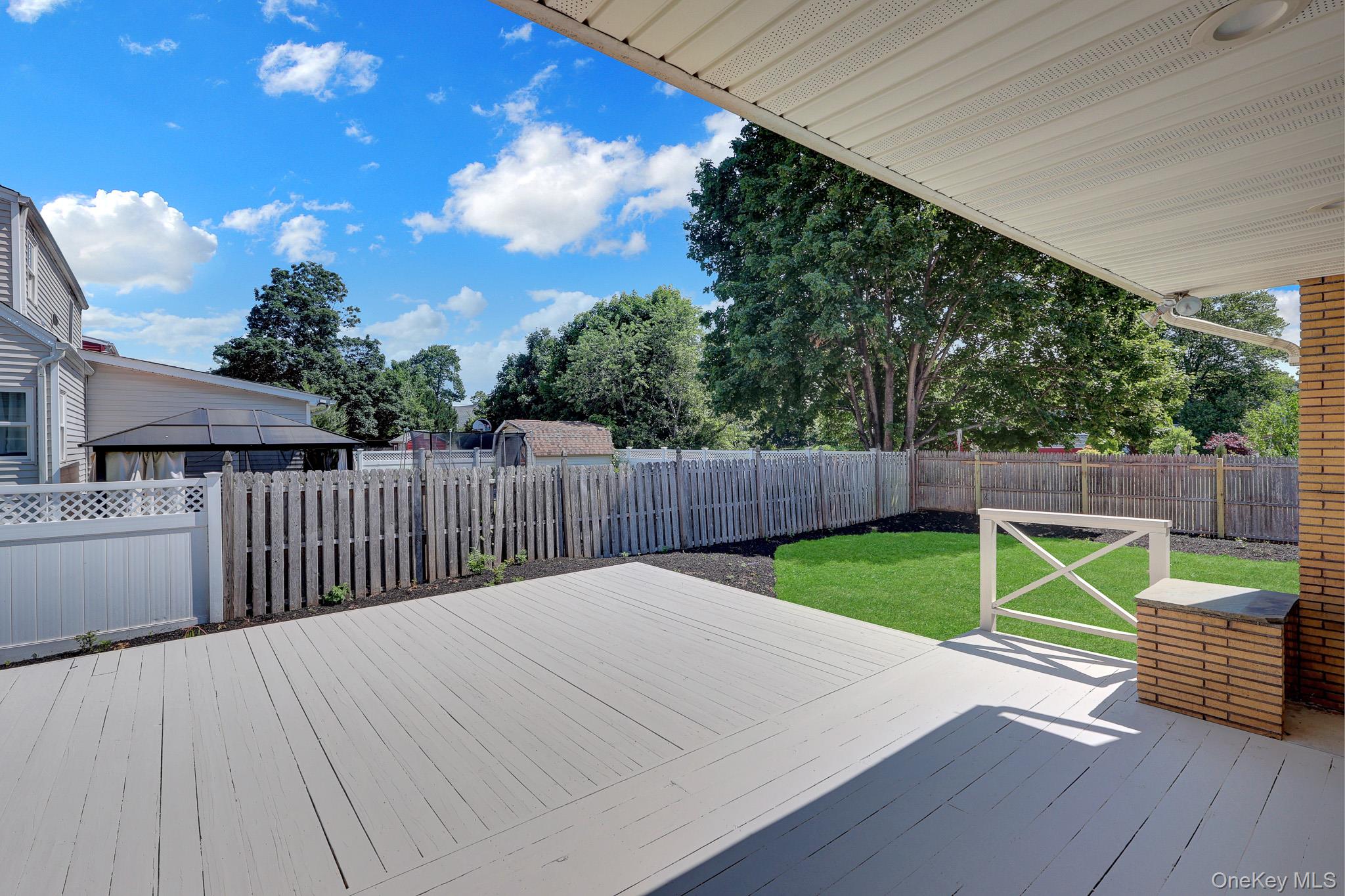 12 Bainbridge Avenue Property Photo 10