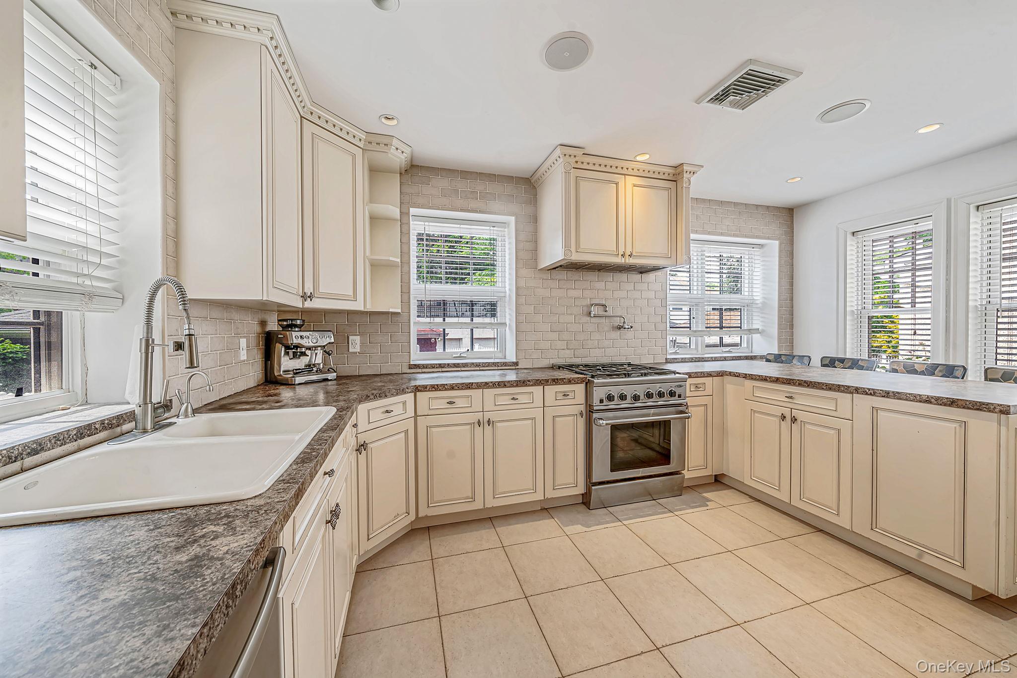 58 85th Street Property Photo 15