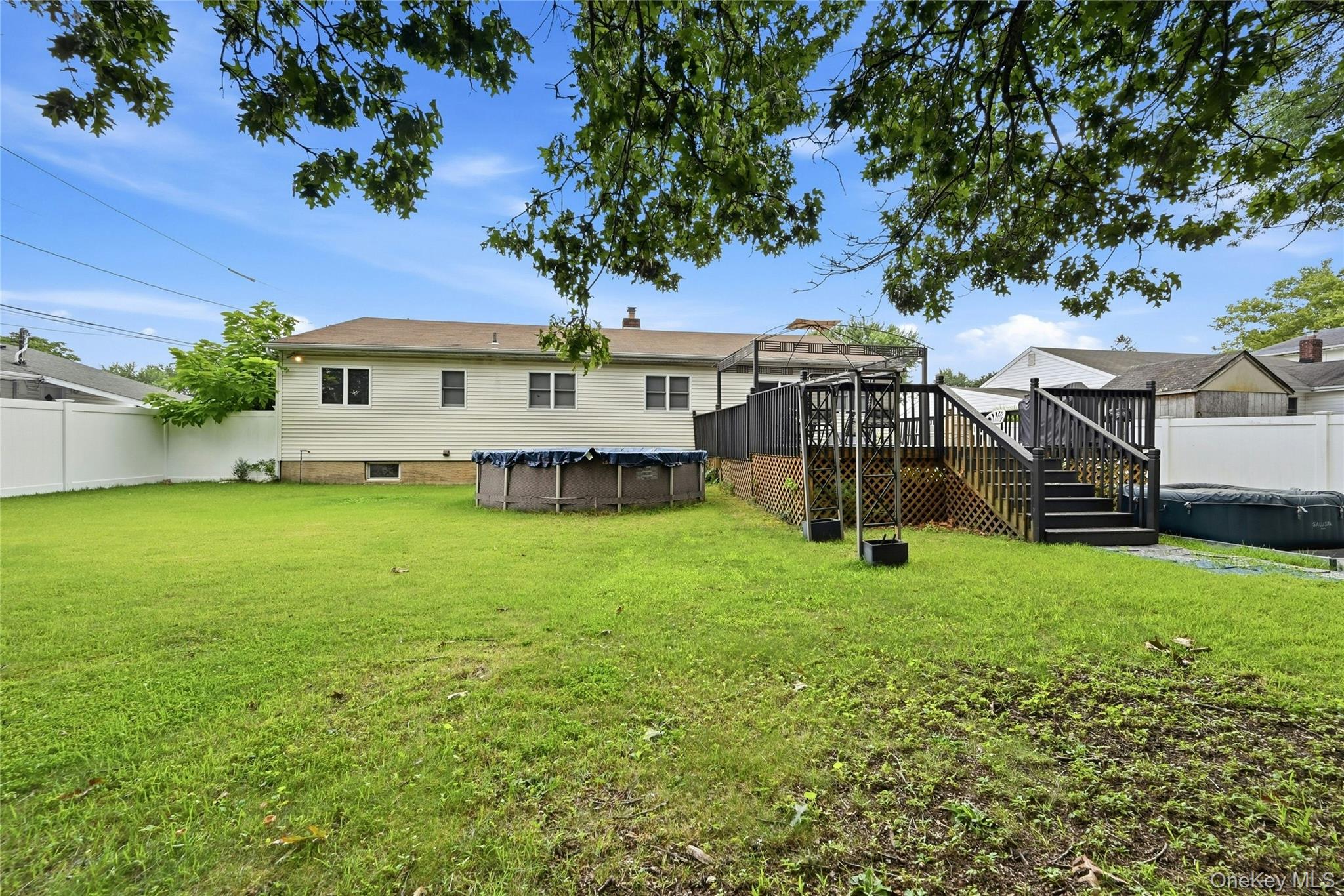 74 Tree Road Property Photo 25
