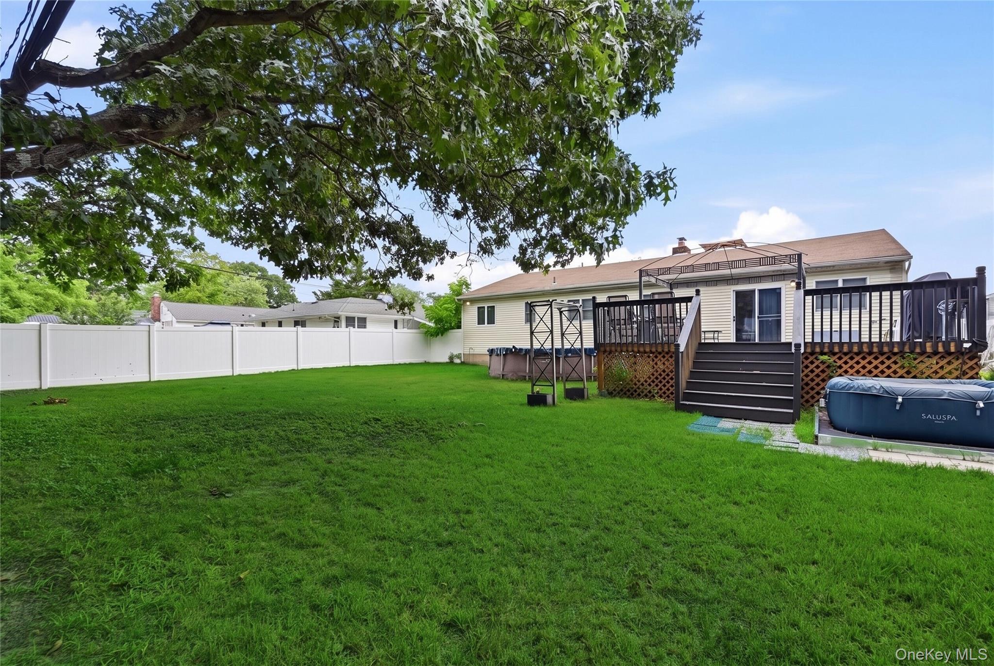 74 Tree Road Property Photo 27