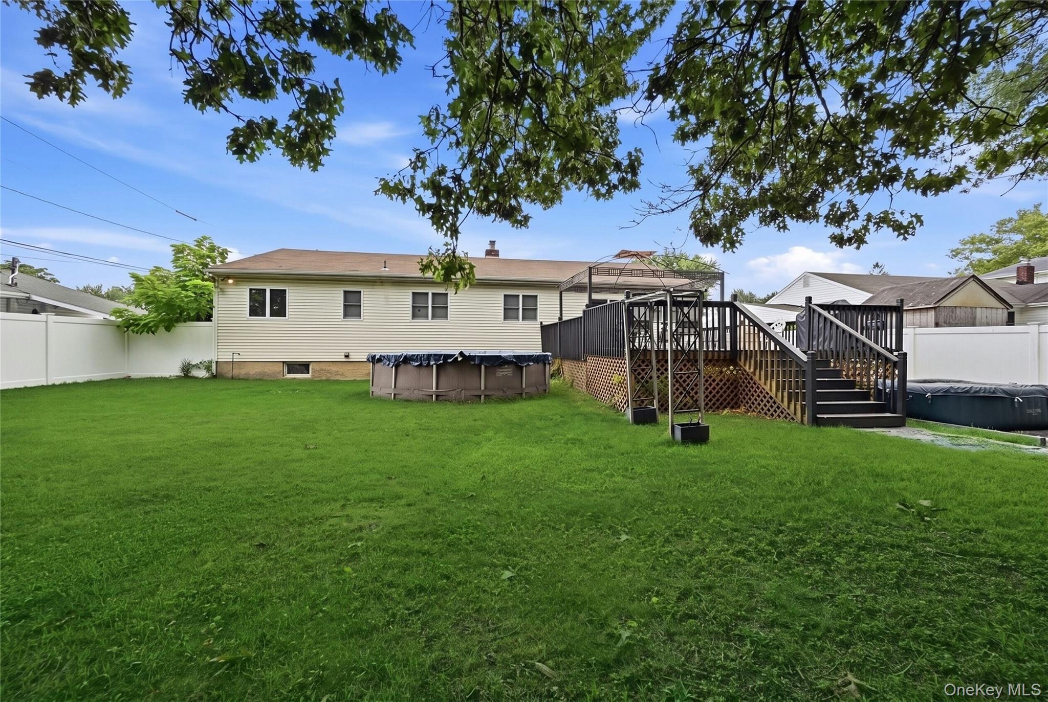 74 Tree Road Property Photo 28