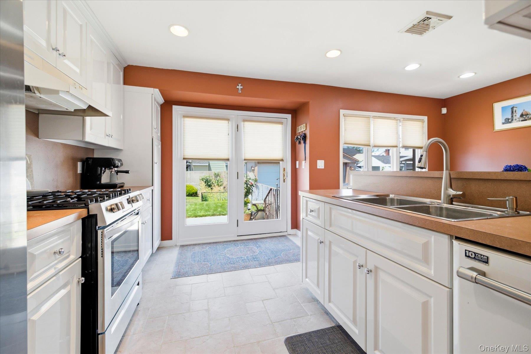 119 Caroline Avenue Property Photo 15