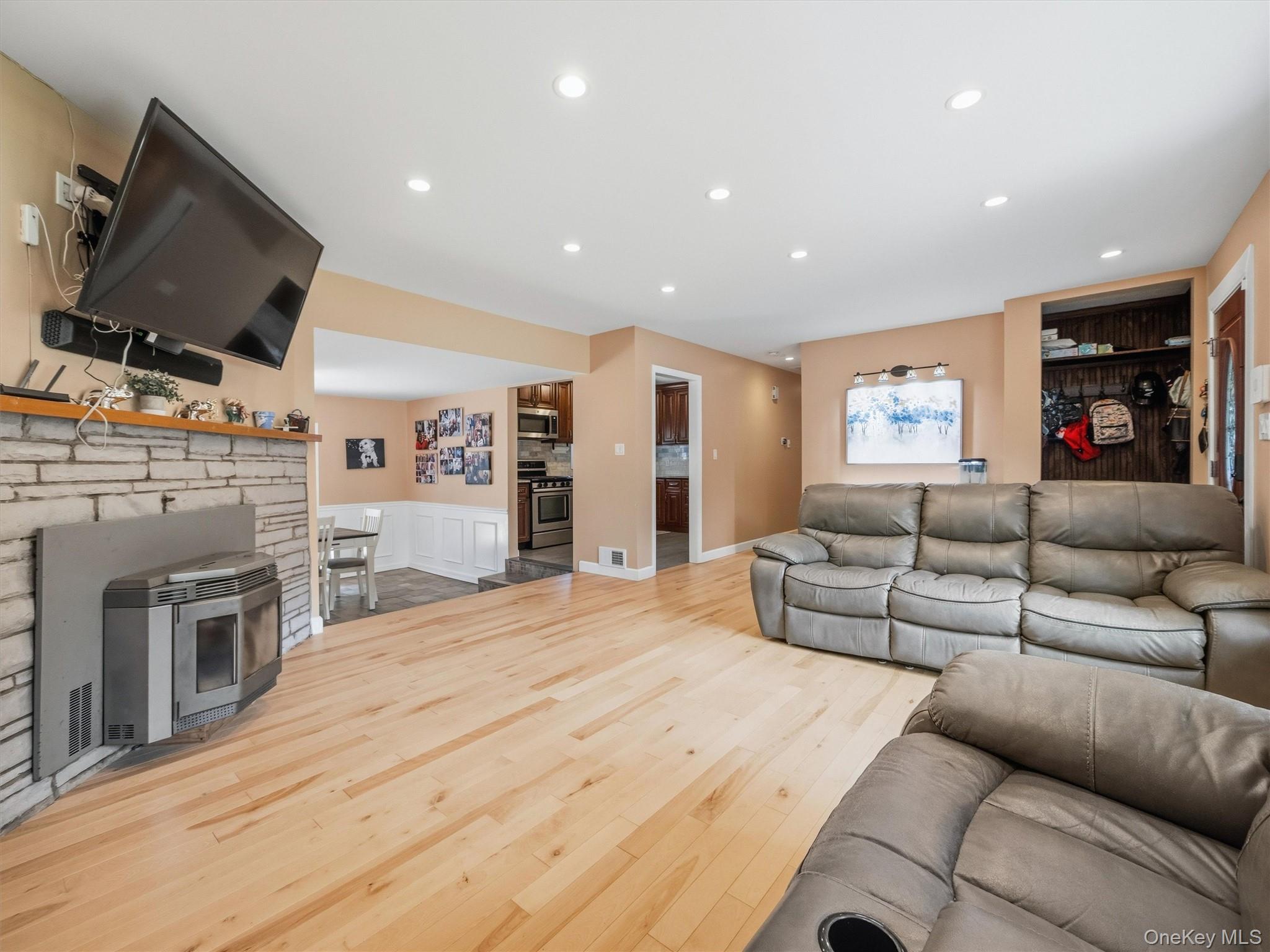 15 Summit Avenue Property Photo 2