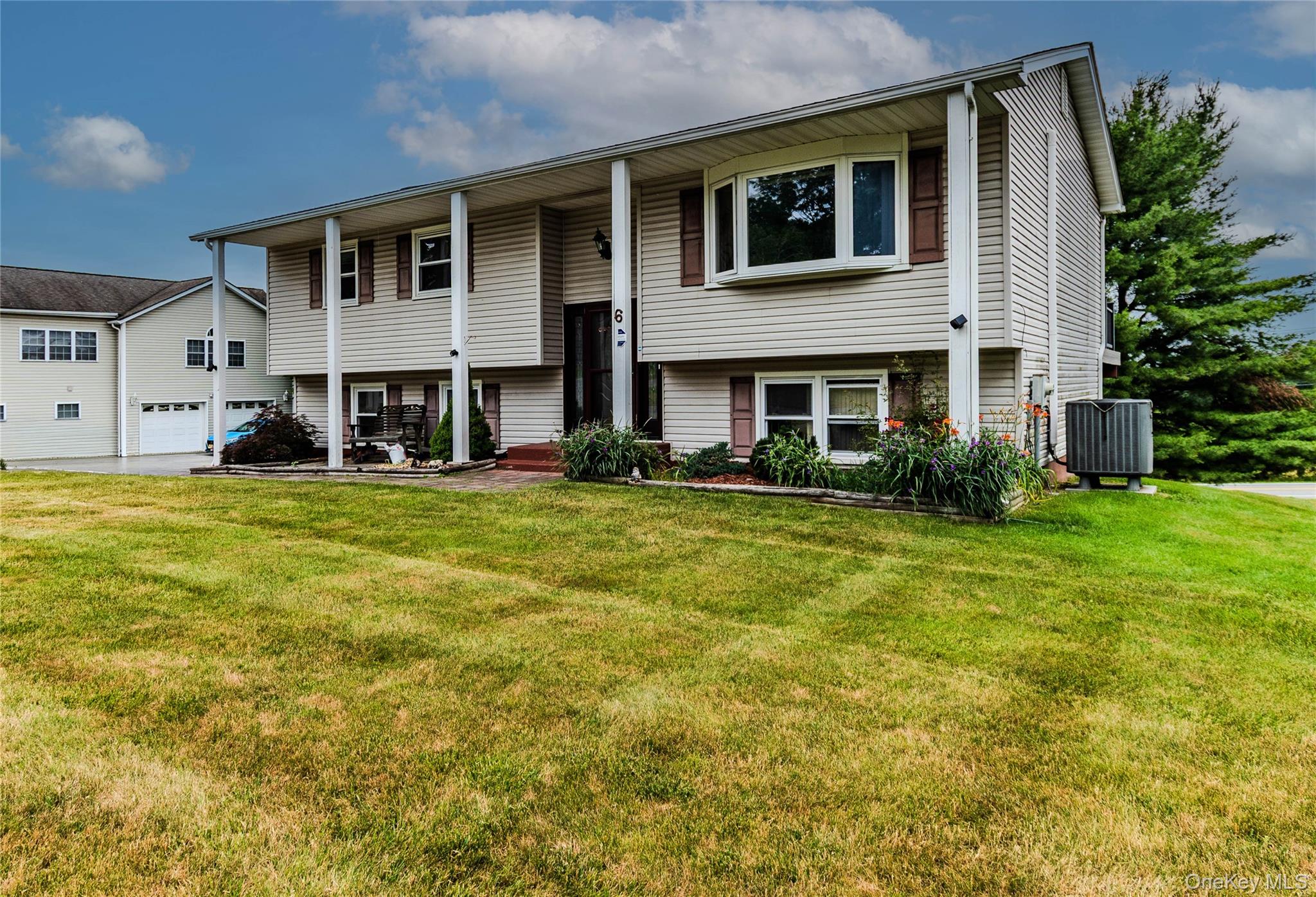 6 Bates Circle Property Photo 3