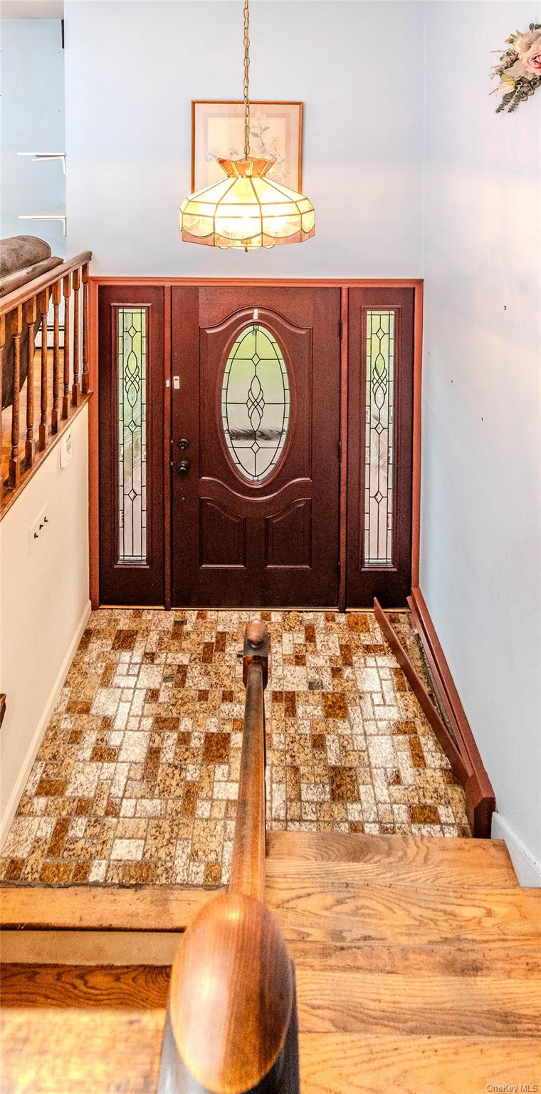 6 Bates Circle Property Photo 9