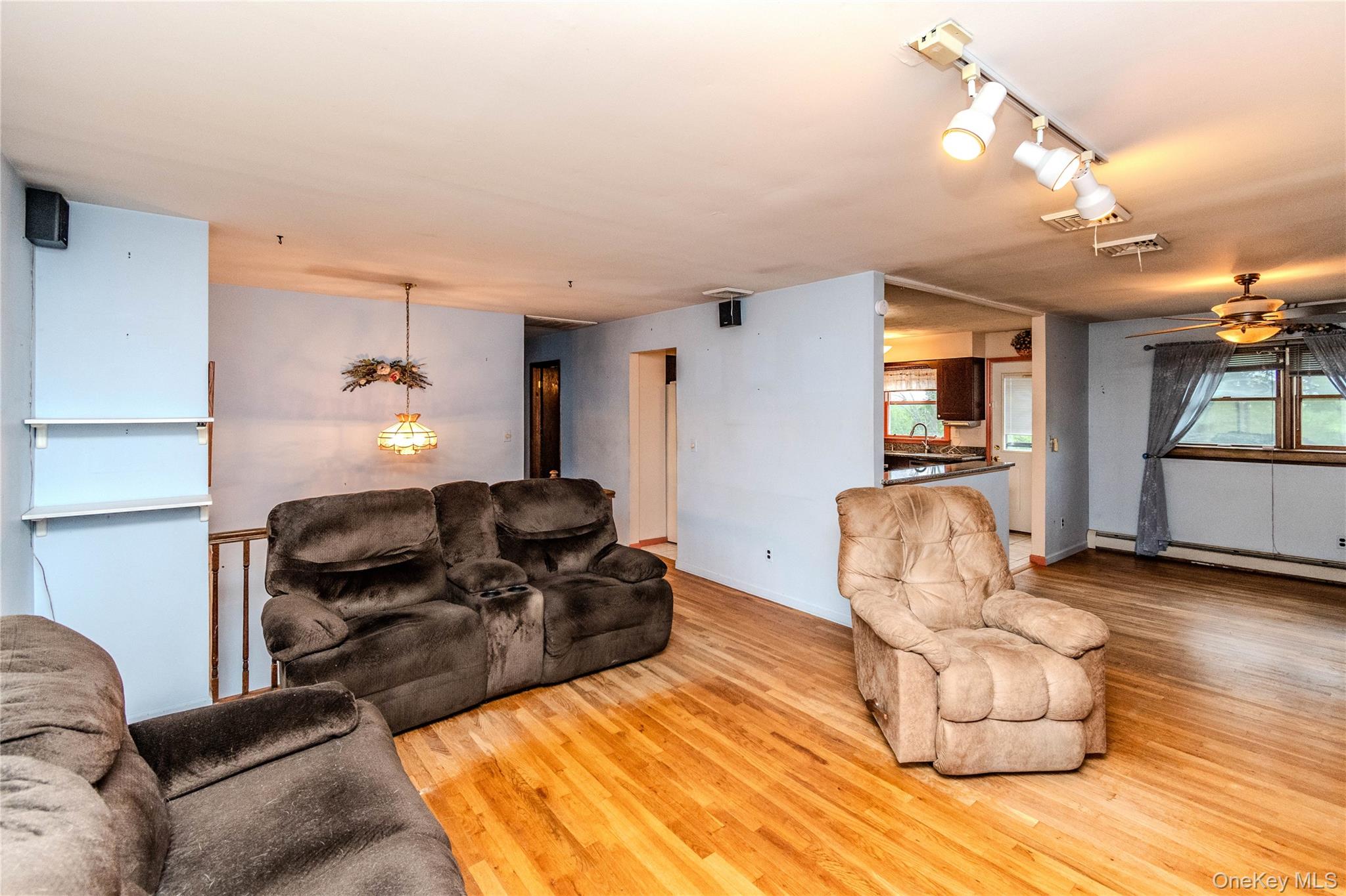6 Bates Circle Property Photo 12