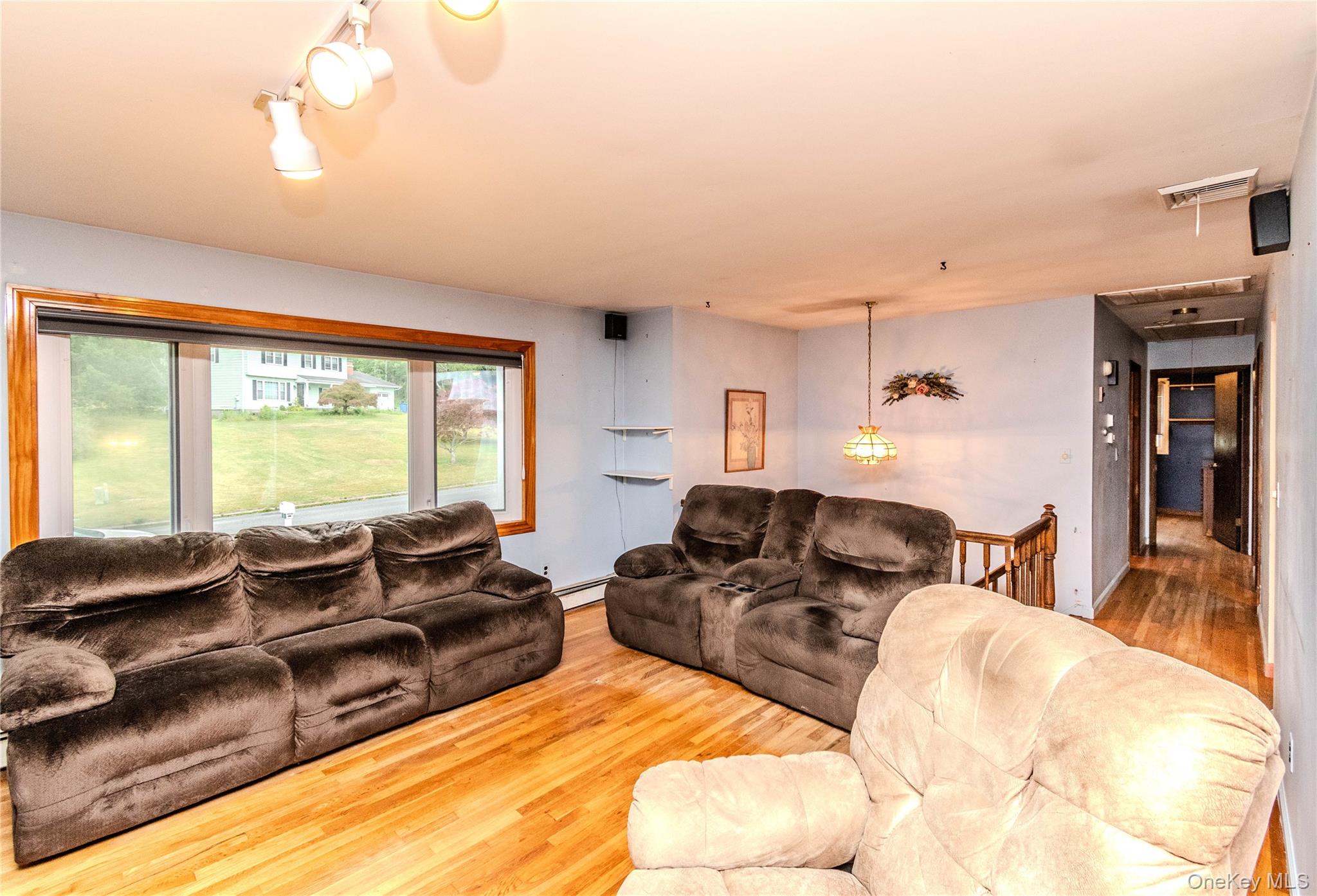 6 Bates Circle Property Photo 13