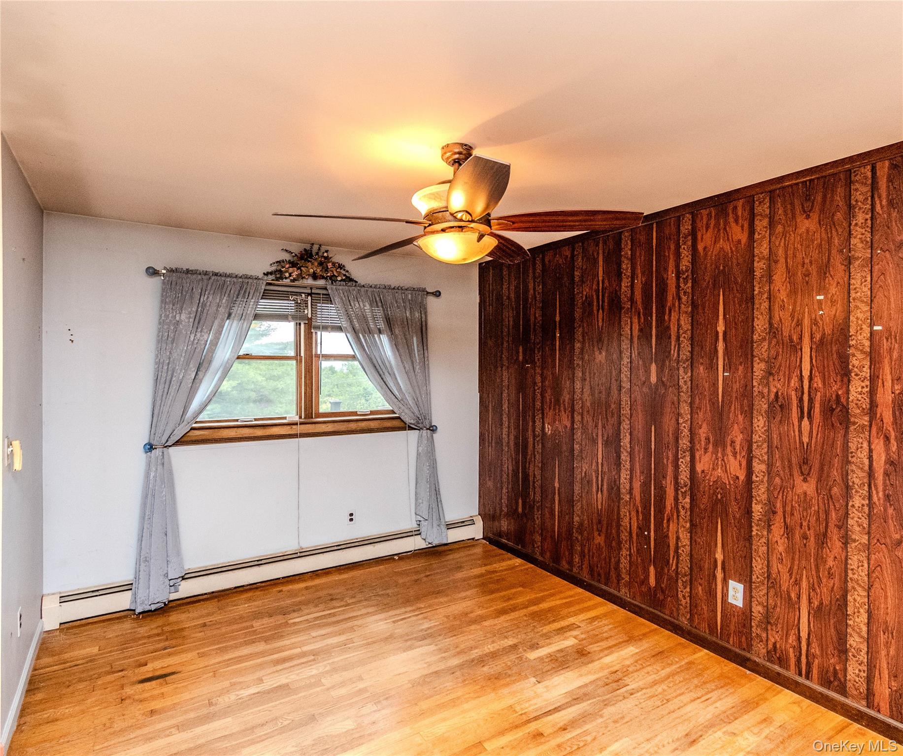 6 Bates Circle Property Photo 16
