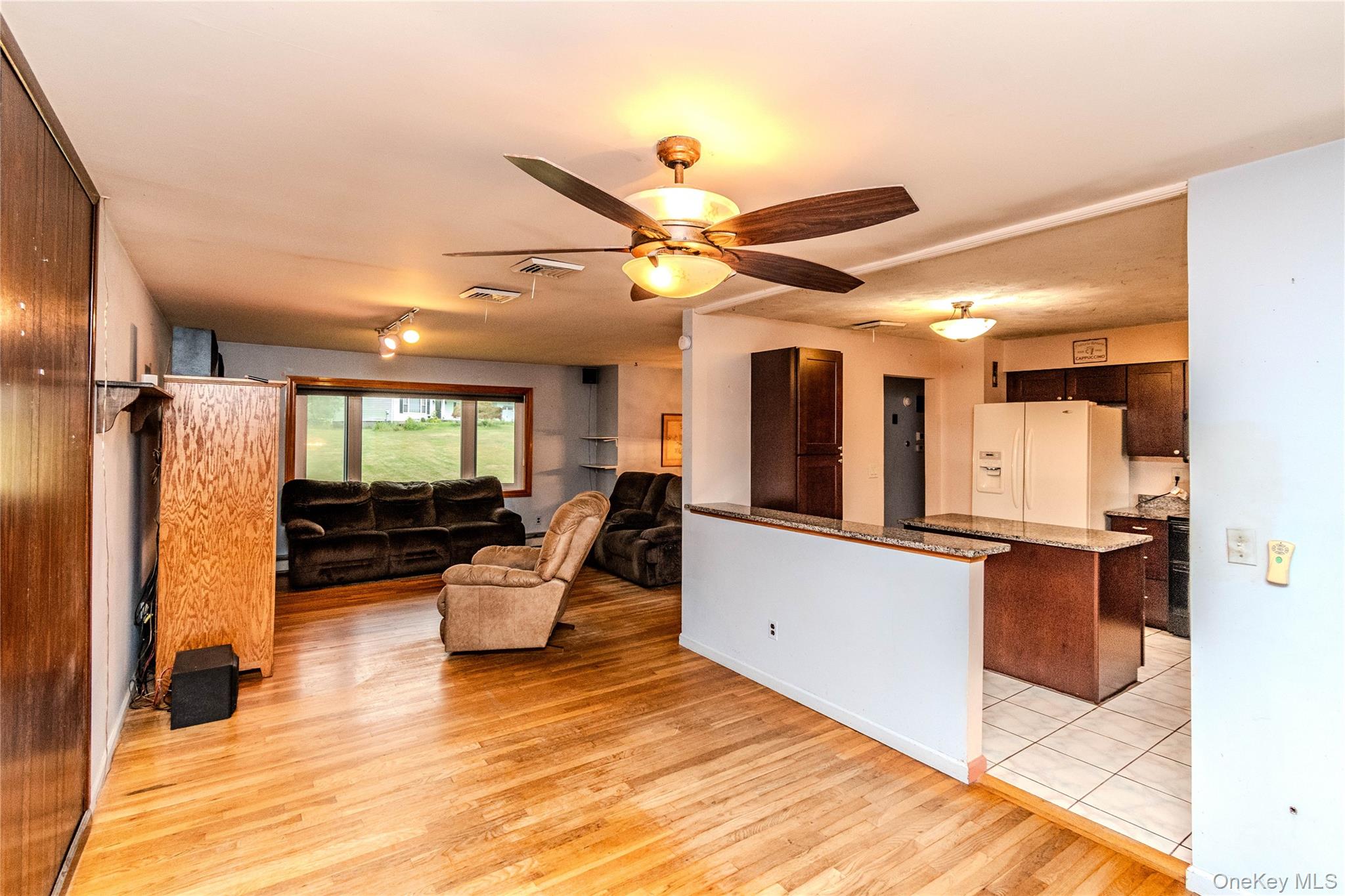 6 Bates Circle Property Photo 17
