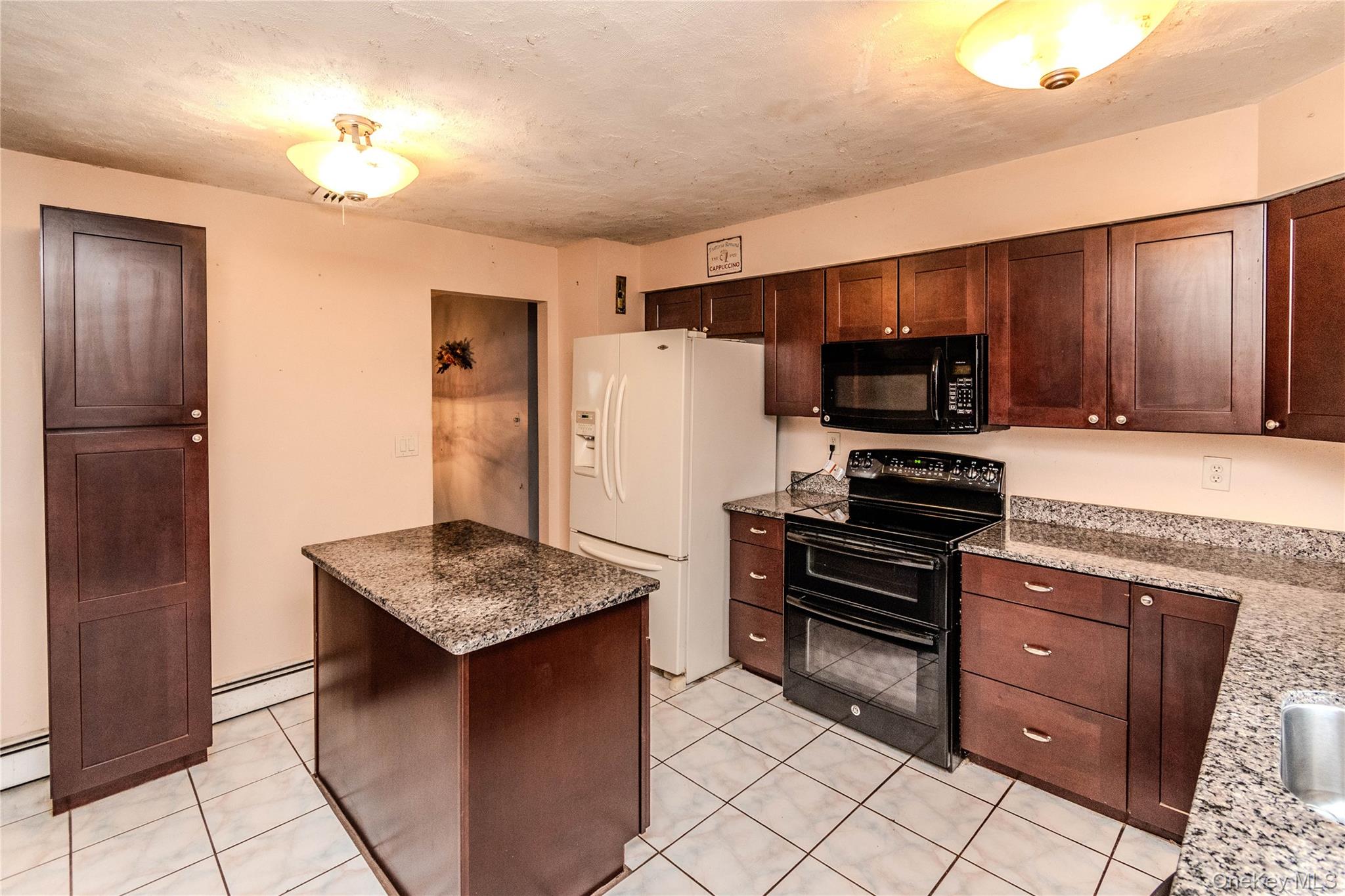 6 Bates Circle Property Photo 20