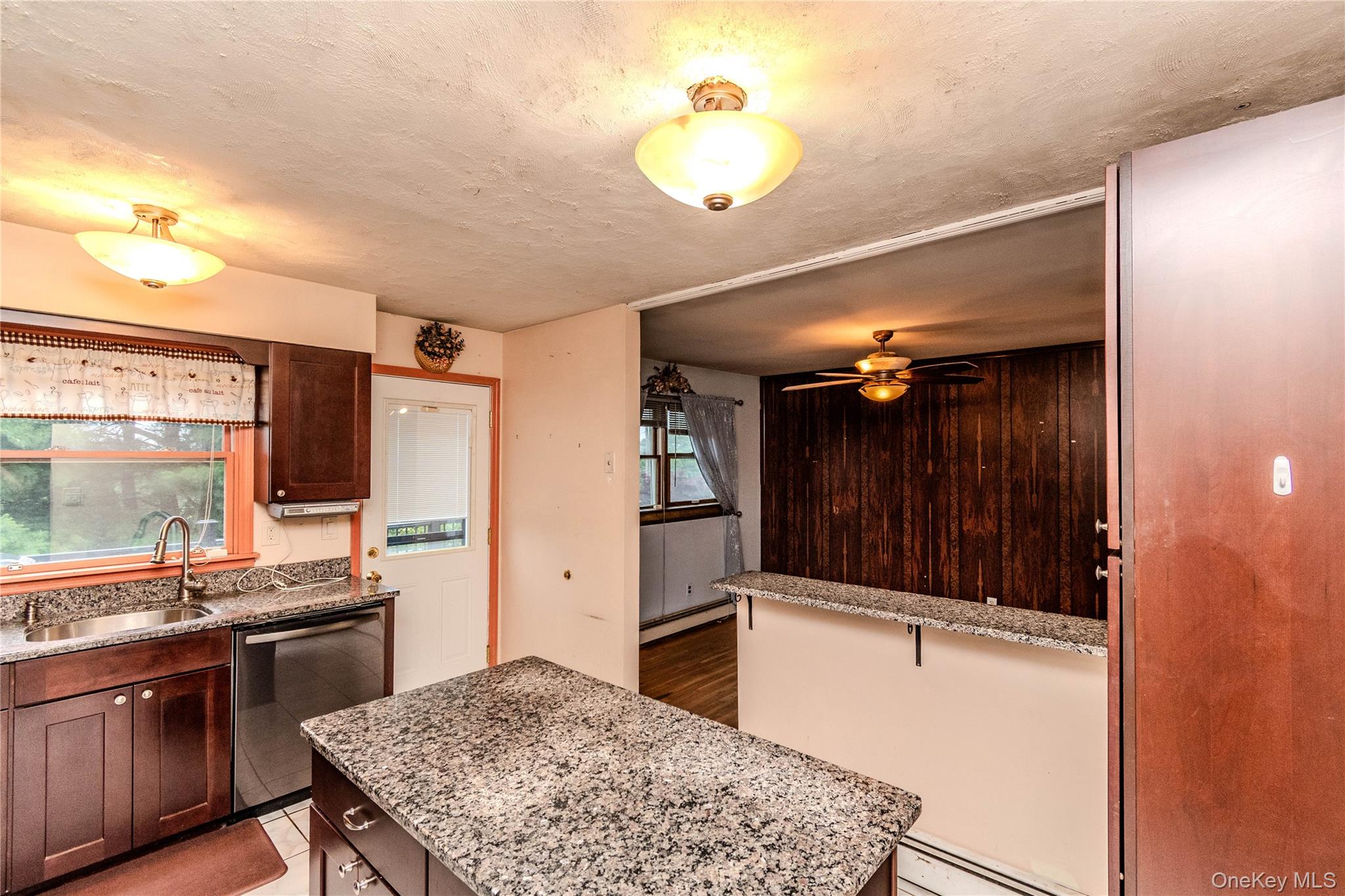 6 Bates Circle Property Photo 22