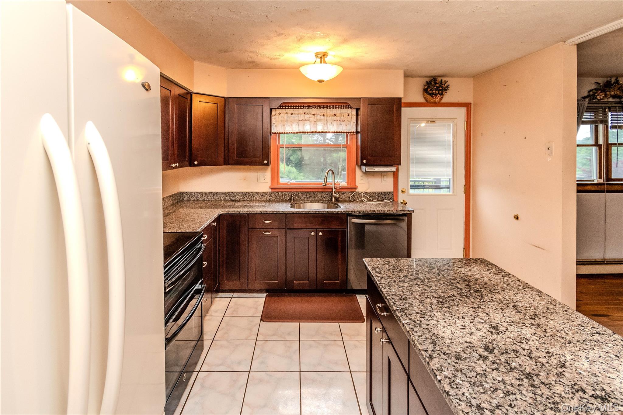 6 Bates Circle Property Photo 25