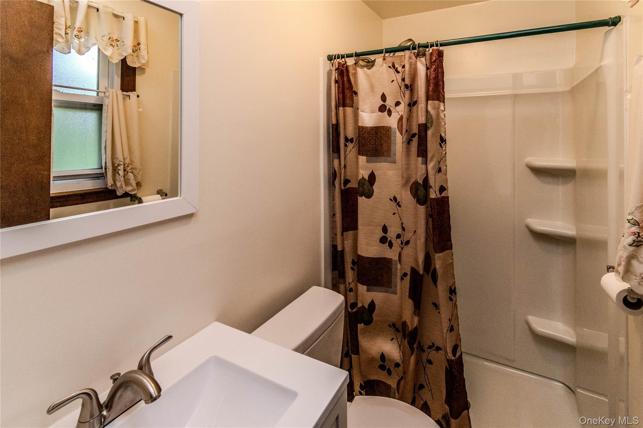 6 Bates Circle Property Photo 39
