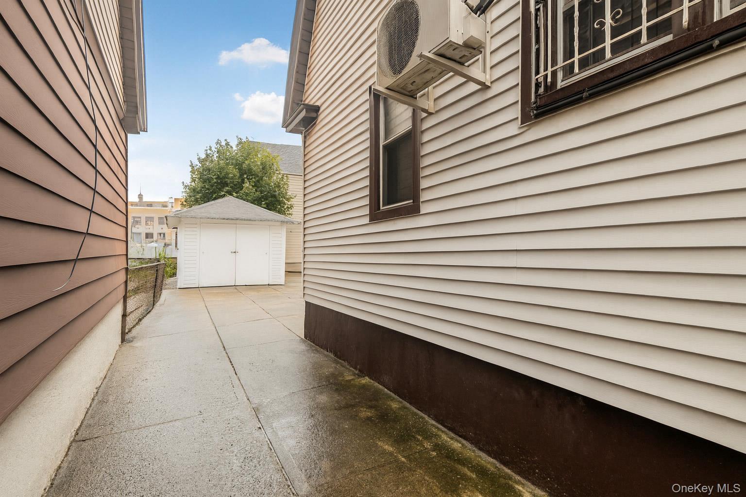 9006 107th Avenue Property Photo 12