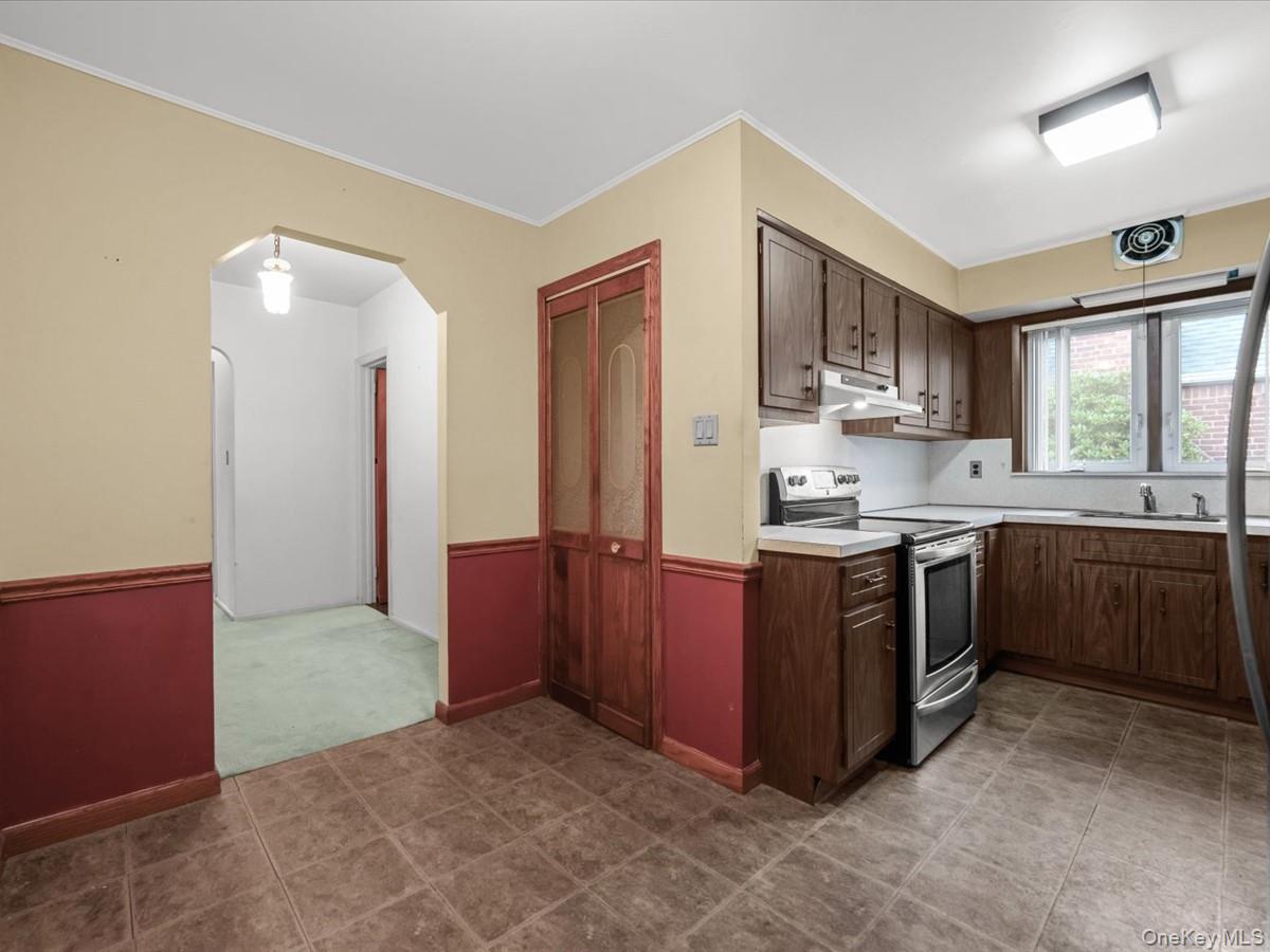 8026 217th Street Property Photo 12