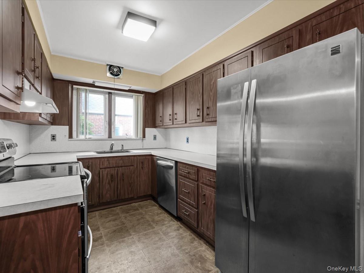 8026 217th Street Property Photo 14