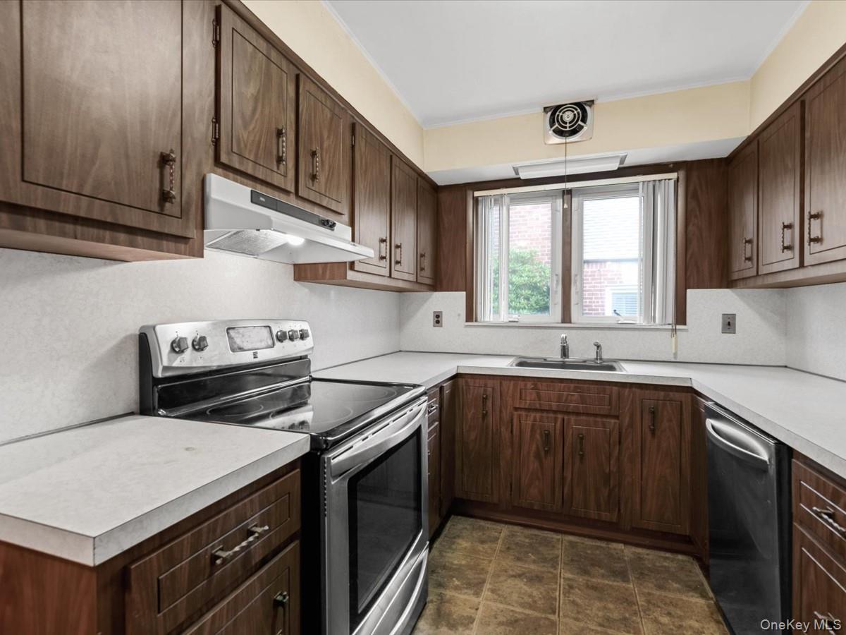 8026 217th Street Property Photo 15