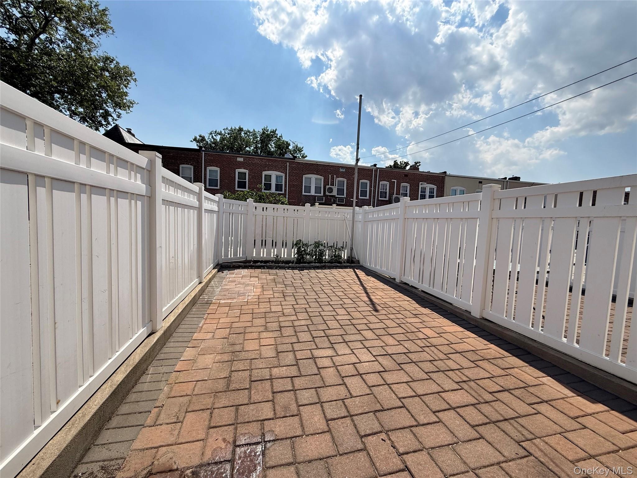 5962 69th Lane Property Photo 3