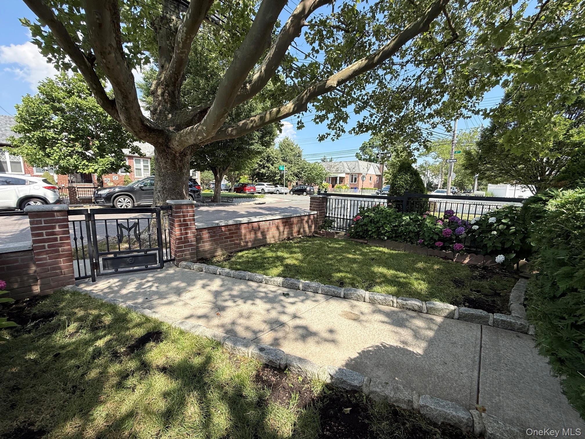 5962 69th Lane Property Photo 4