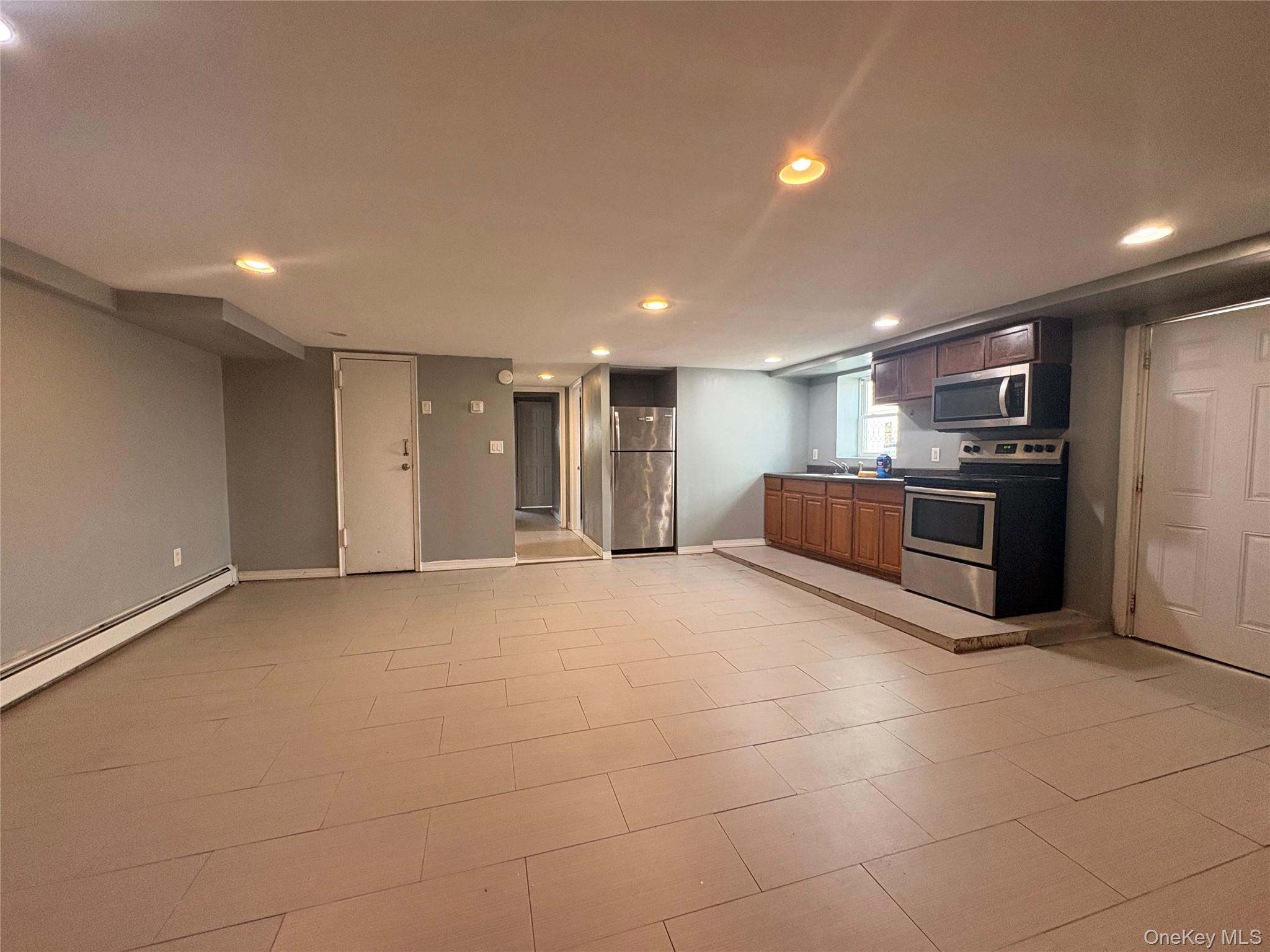 6947 De Costa Avenue Property Photo 1