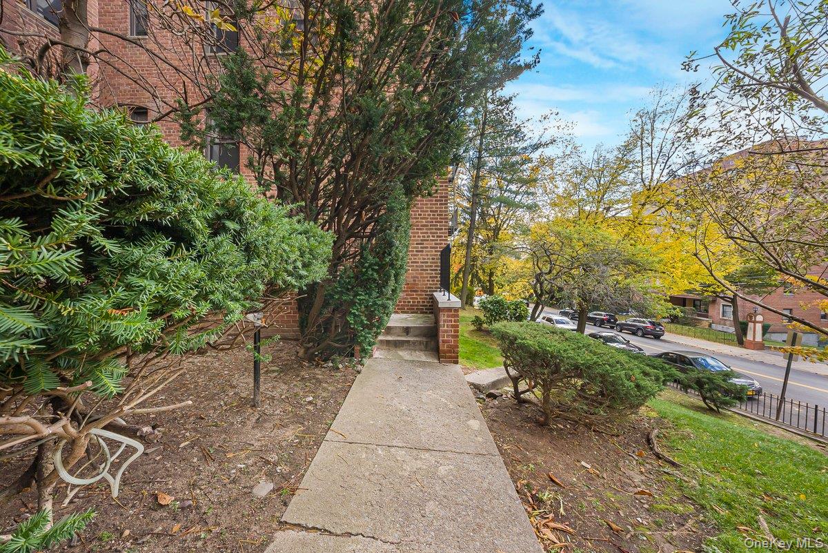 270 N Broadway Ps Property Photo 3