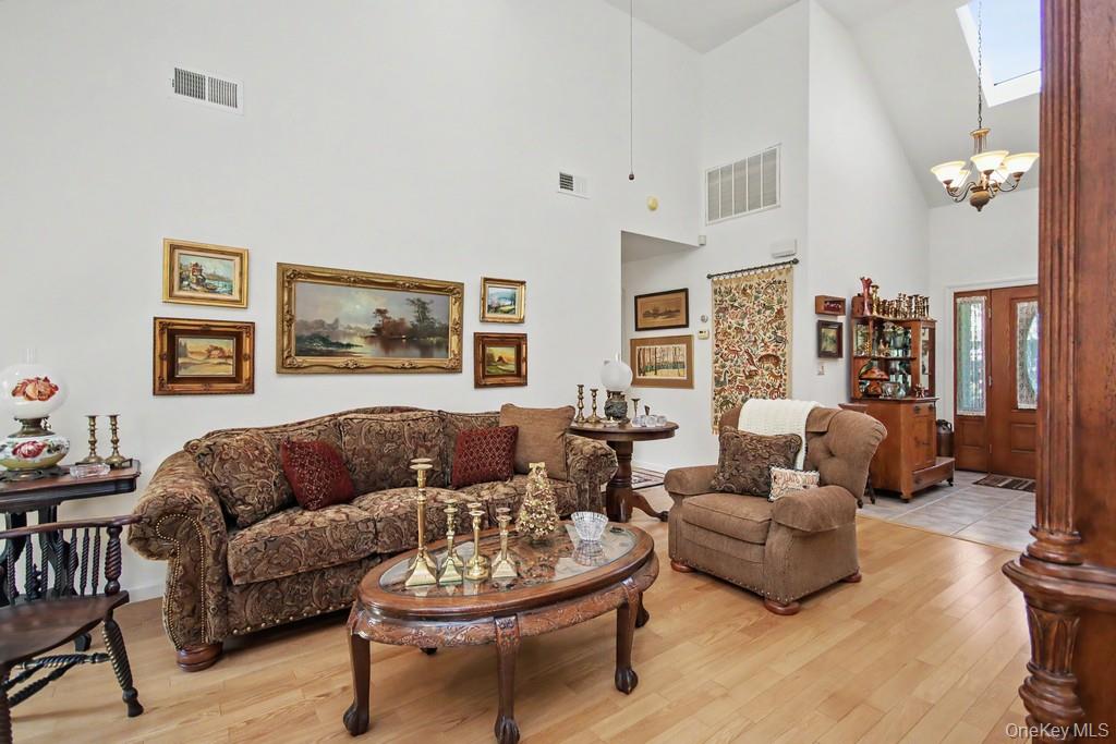 2 Douglas Street Property Photo 14