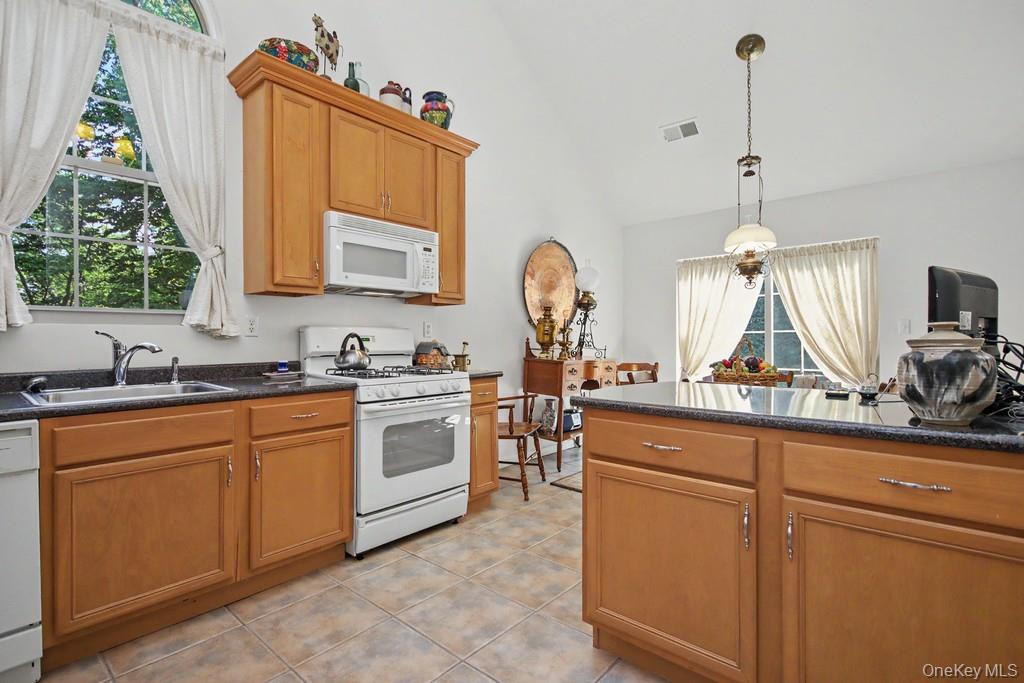 2 Douglas Street Property Photo 19