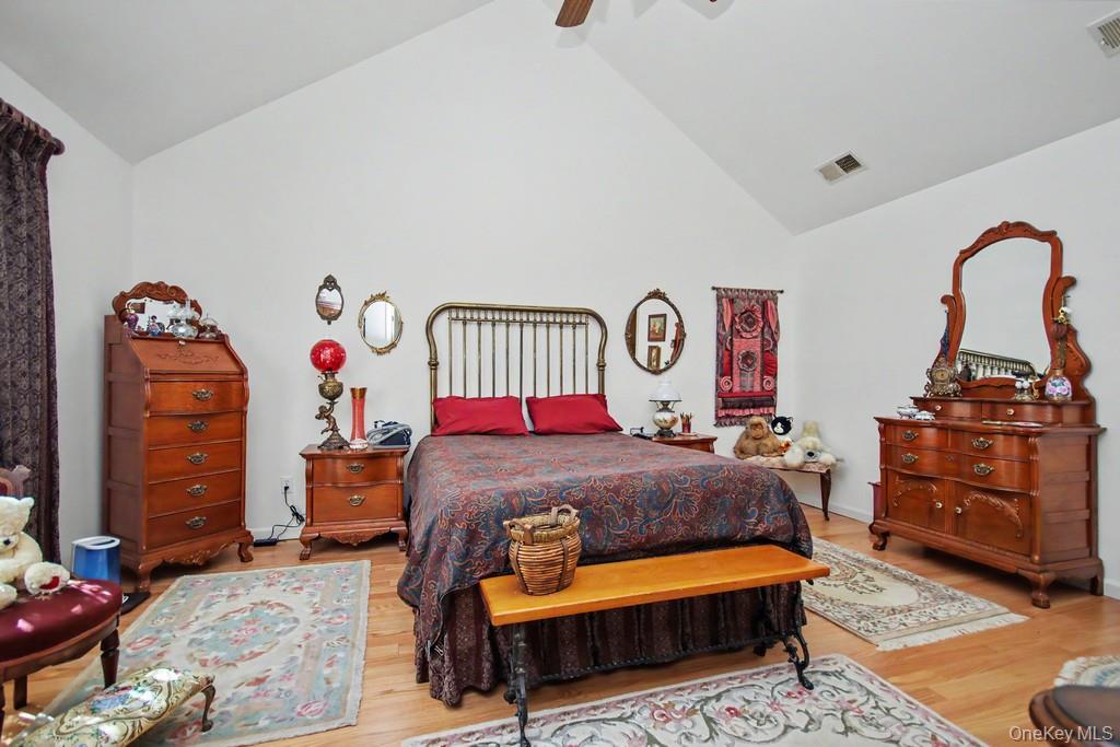 2 Douglas Street Property Photo 33
