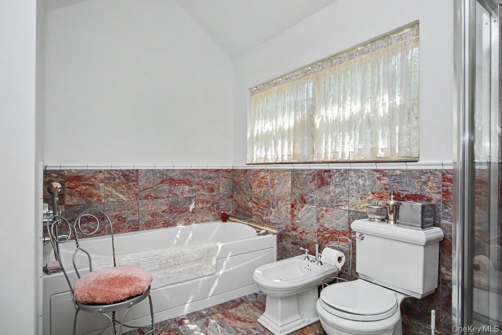 2 Douglas Street Property Photo 34