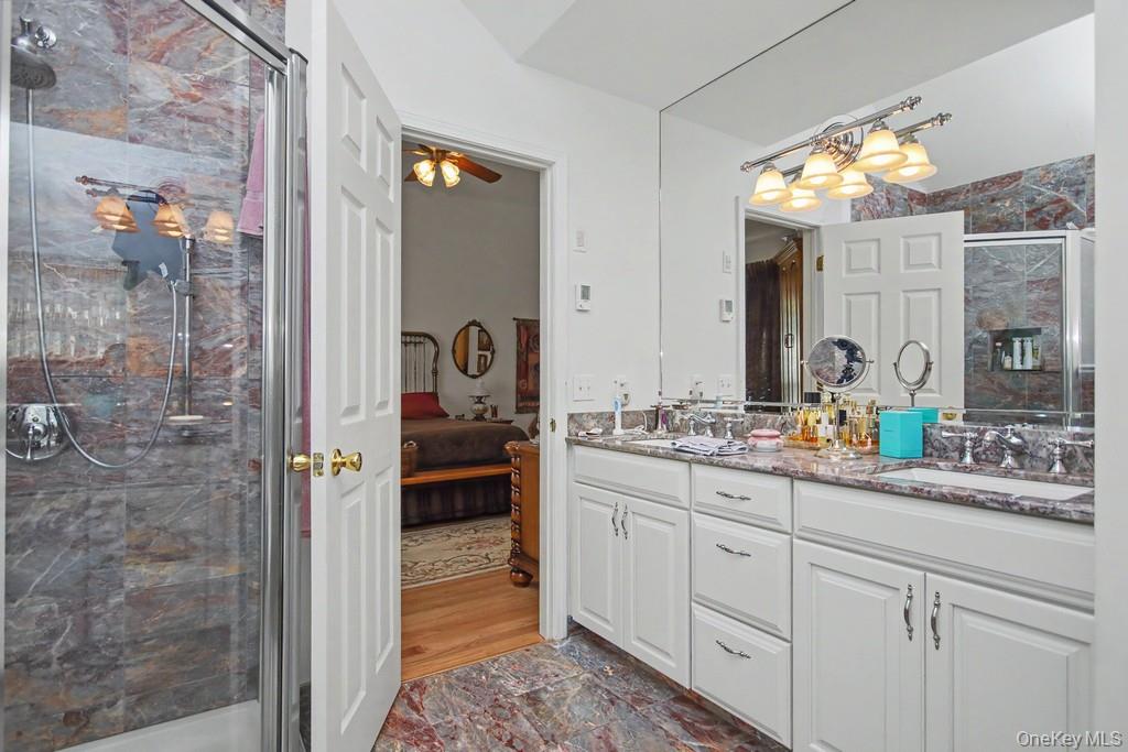 2 Douglas Street Property Photo 35